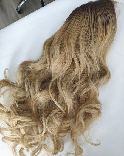 Destockage | Perruque Lace Closure Suisse Cheveux Humains Blonds Longs Ondulés 55 cm - RTW-676