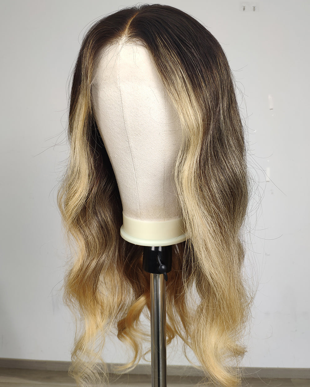 Ausverkauf | 22 Zoll Aschblond Lang Gewellt Echthaar Swiss Lace Closure Perücke - RT-2189