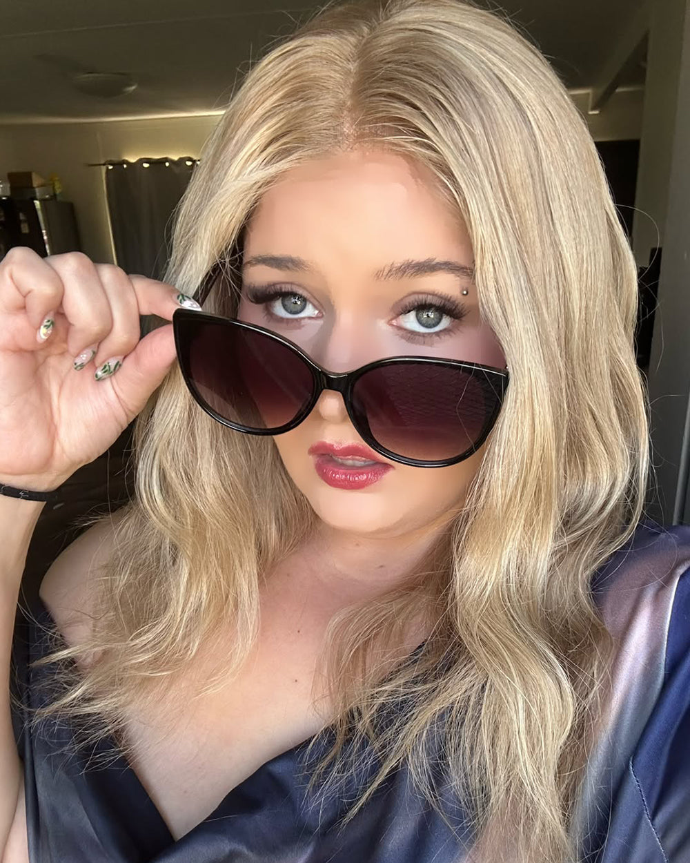 Mila | 18" Ash Blonde Highlight loose wave Human Hair Swiss Lace Front Wig - WW056