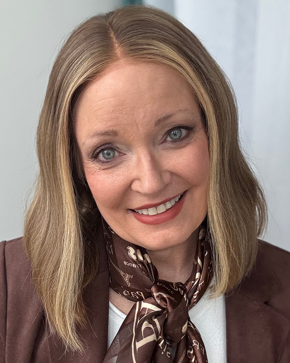 Ember | 14" Brown with Blonde Highlight Wavy Bob Glueless Swiss Lace Closure Wig - WW046