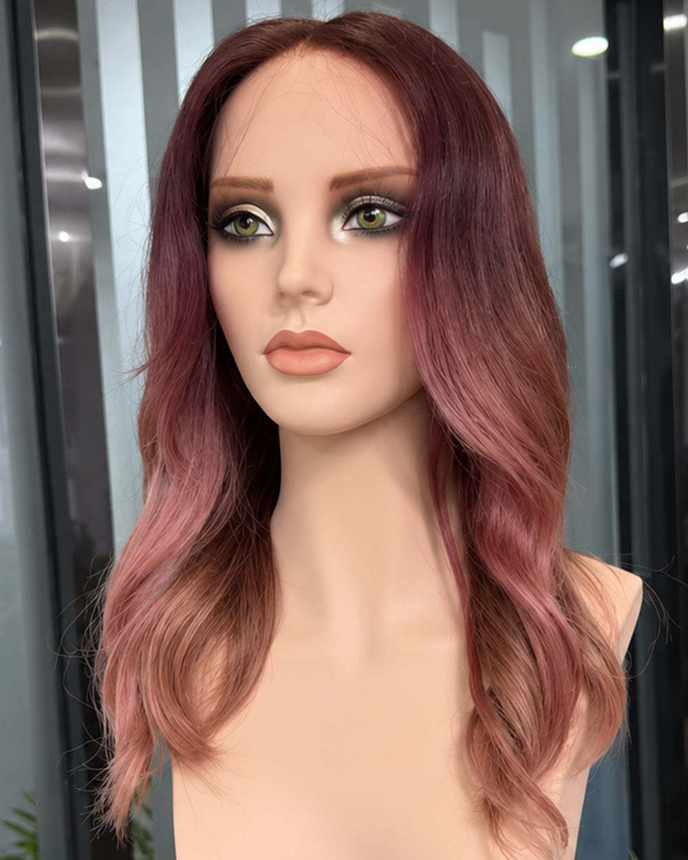 Nerina | 20" Seitenscheitel lose gewellte, kleberlose Schweizer Lace-Verschlussperücke - WW069