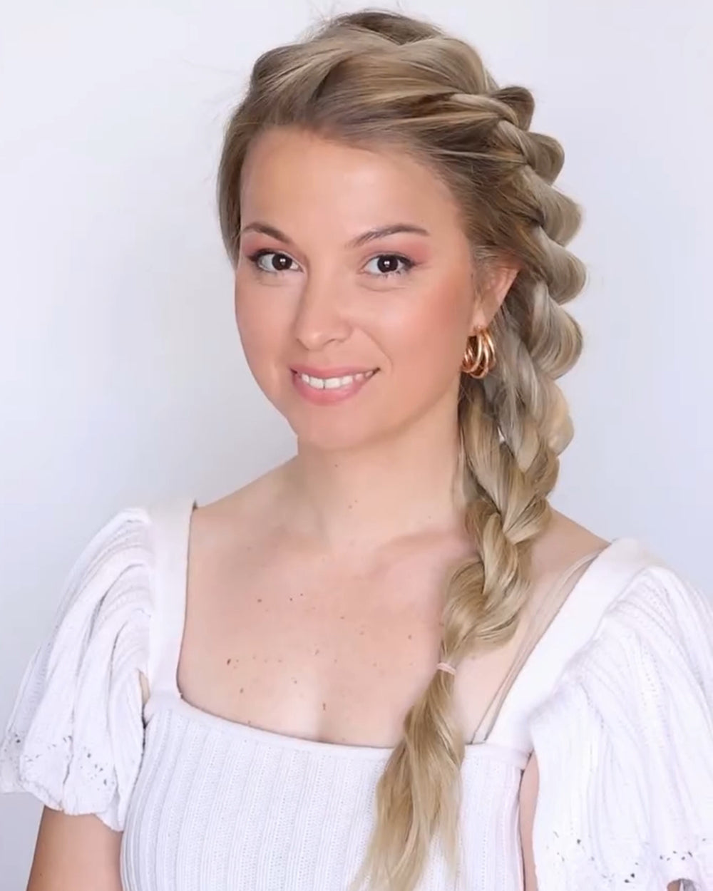 Iris | 24" Natural Ash Blonde Loose Waves Human Hair Lace Front Wig - WW075