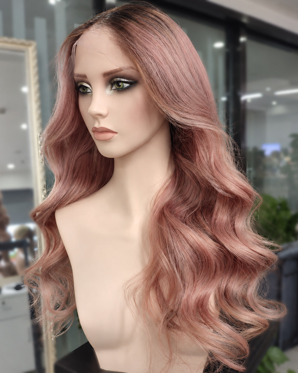 Nerina | 20" Seitenscheitel lose gewellte, kleberlose Schweizer Lace-Verschlussperücke - WW069