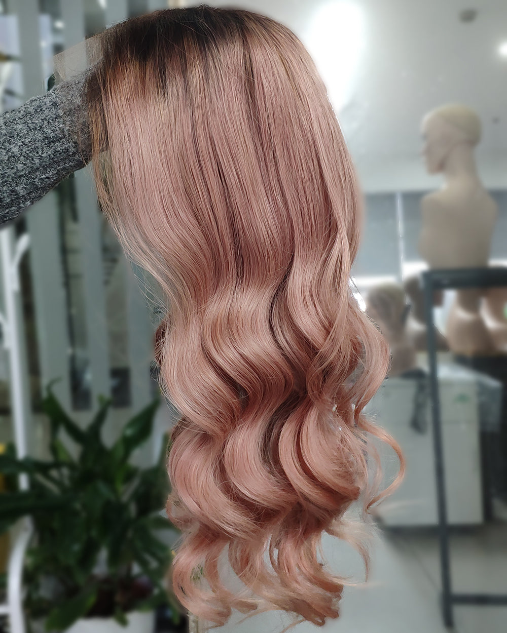 Nerina | 20" Seitenscheitel lose gewellte, kleberlose Schweizer Lace-Verschlussperücke - WW069